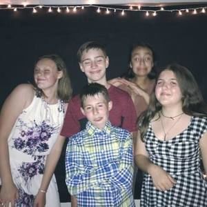 Meet your Posher, Ezme